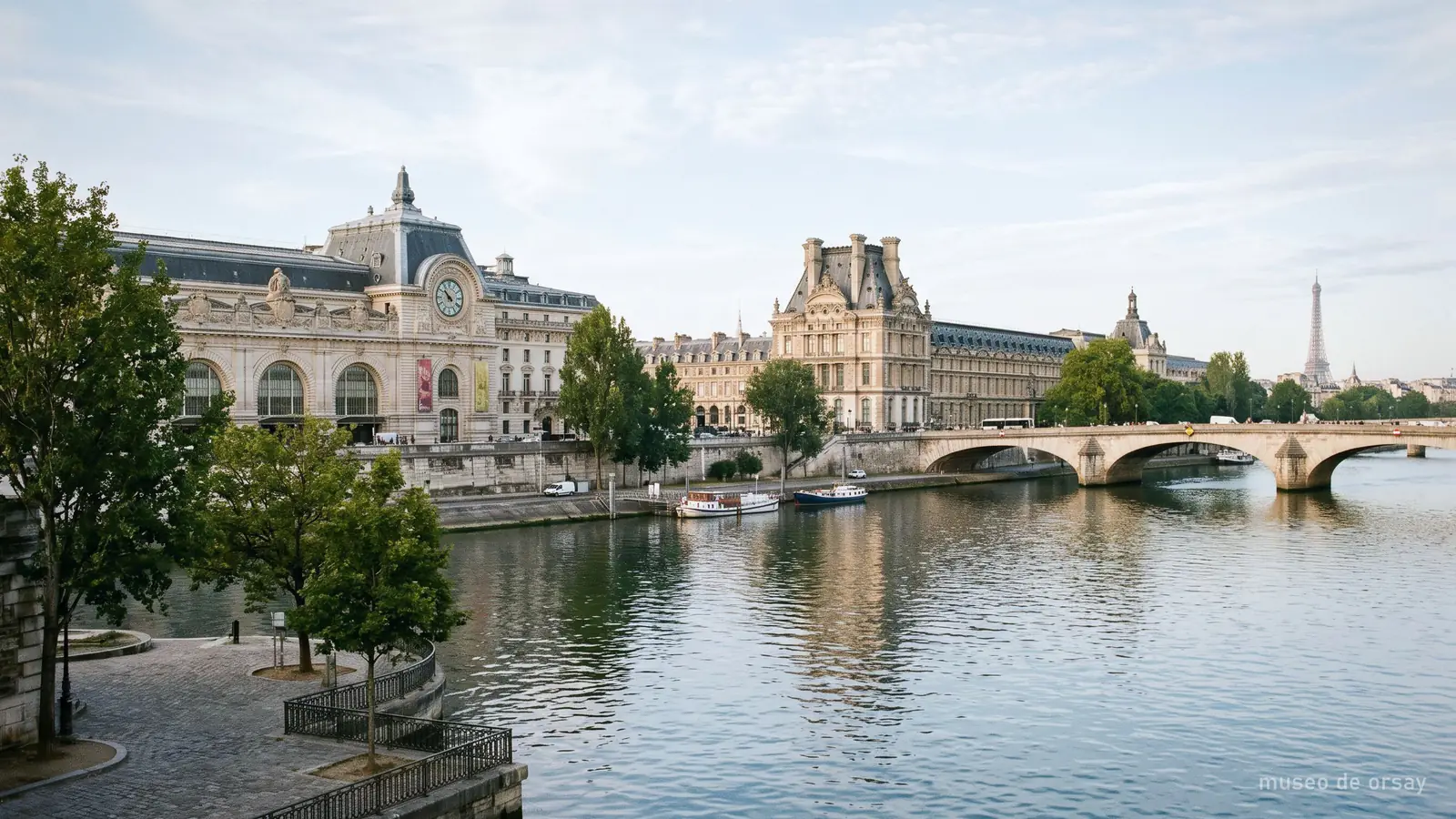 Imagen generada: el Sena entre la orilla del Louvre y el antiguo edificio de estación de Orsay